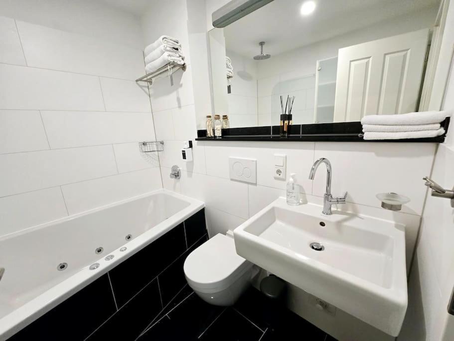 Elegantes Riverside Appartement *
